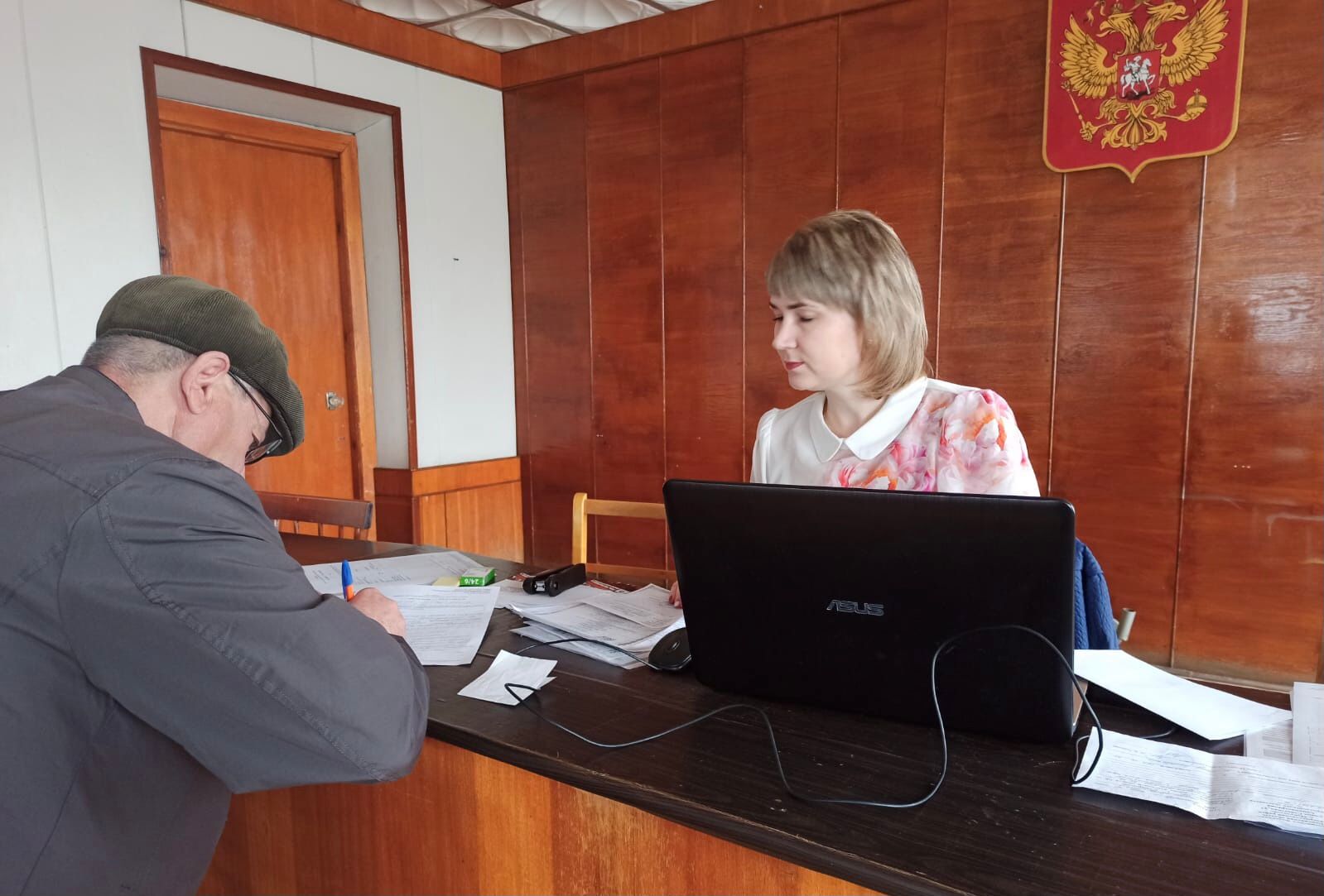 Сегодня специалист регоператора консультировал потребителей из Мокроусово Сегодня специалист регоператора консультировал потребителей из Мокроусово