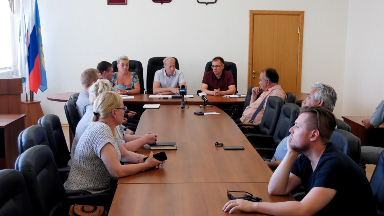 Регоператор встретился с руководителями шадринских управляющих организаций Регоператор встретился с руководителями шадринских управляющих организаций